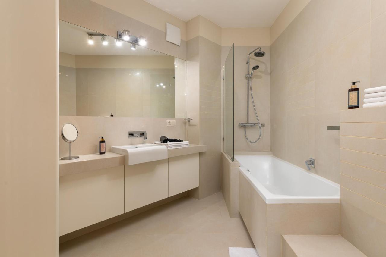 Apartment Slominskiego 5 II With Balcony By Noclegi Renters Varşovia Exterior foto