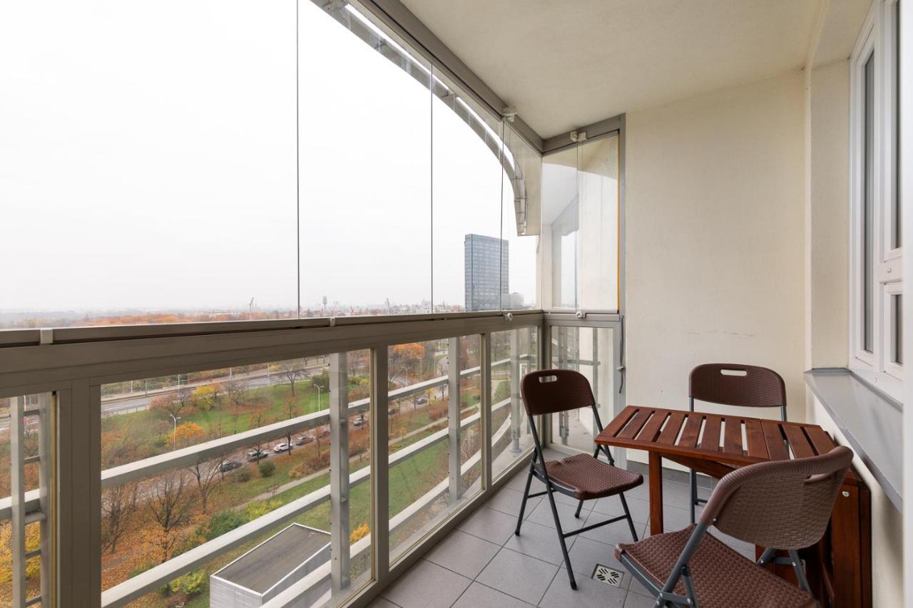 Apartment Slominskiego 5 II With Balcony By Noclegi Renters Varşovia Exterior foto